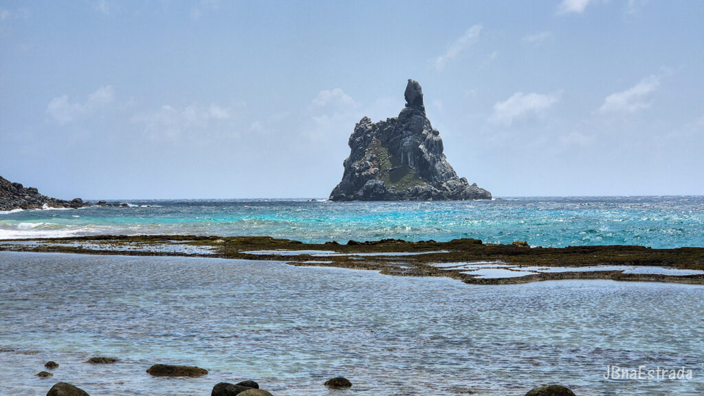 Brasil - Pernambuco - Fernando de Noronha - Praia da Atalaia - Ilha do Frade