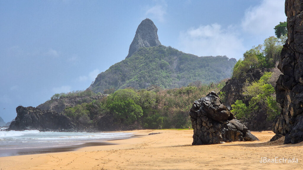 Brasil - Pernambuco - Fernando de Noronha - Praia da Cacimba do Padre e Praia do Bode