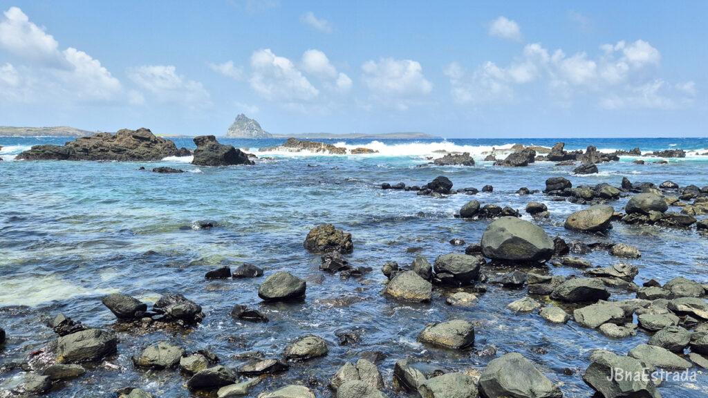 Brasil - Pernambuco - Fernando de Noronha - Trilha Pontinha Caieiras - Piscinas Naturais da Pontinha
