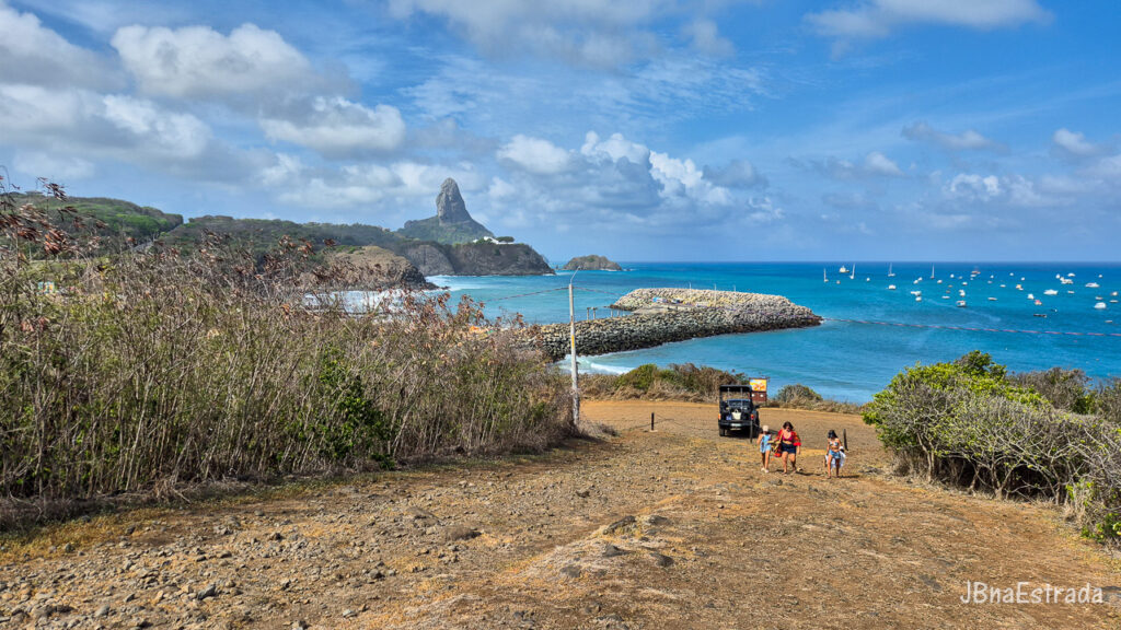 Brasil - Pernambuco - Fernando de Noronha - Trilha da Capela de Sao Pedro dos Pescadores