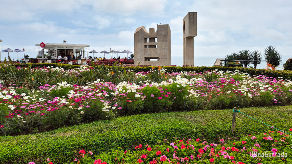 Peru - Lima - Miraflores - Malecon de la Reserva