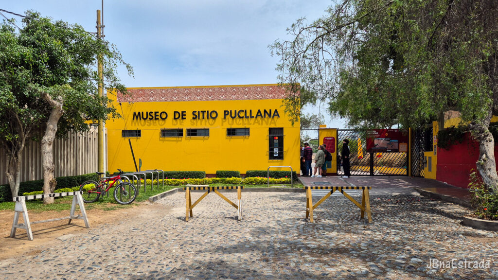 Peru - Lima - Miraflores - Museo de Sitio Huaca Pucllana