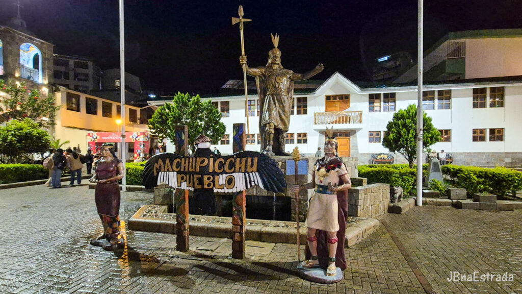 Peru - Machu Picchu Pueblo - Plaza Manco Capac