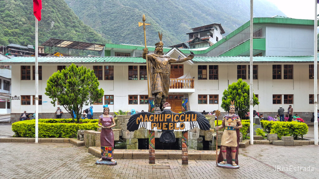 Peru - Machupicchu Pueblo - Plaza Manco Capac (Aguas Calientes)