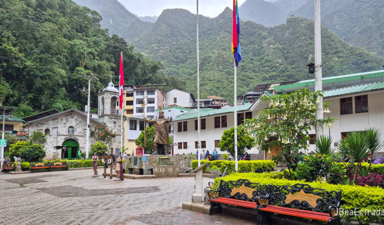 Peru - Machupicchu Pueblo - Plaza Manco Capac