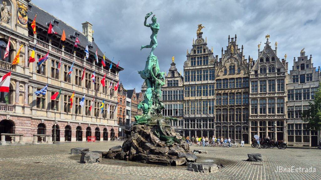 Belgica - Antuerpia - Grote Markt - Fonte Brabo