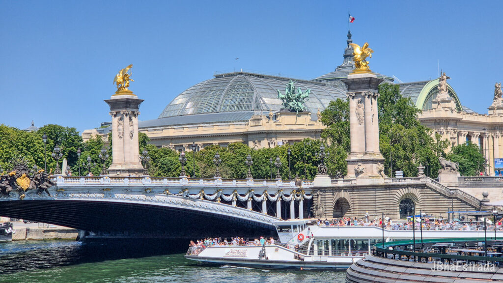 França - Paris - Ponte Alexandre III e Grand Palais