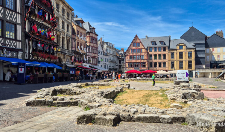 França - Rouen - Place du Vieux Marché
