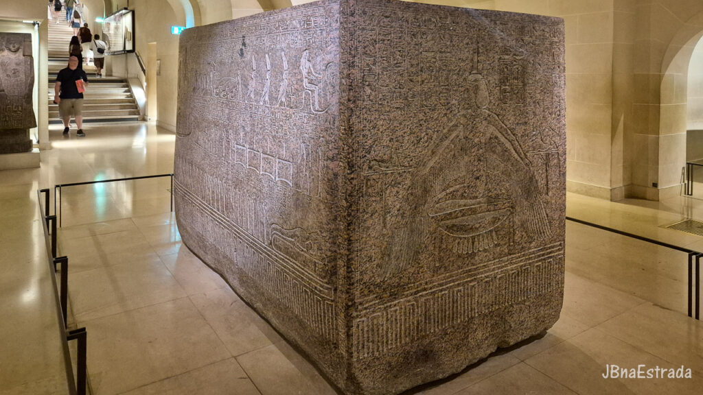 França - Paris - Museu do Louvre - Antiguidades Egípcias - Sarcófago de Ramsés III
