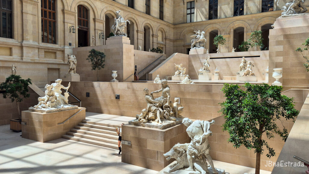 França - Paris - Museu do Louvre - Pátio Marly