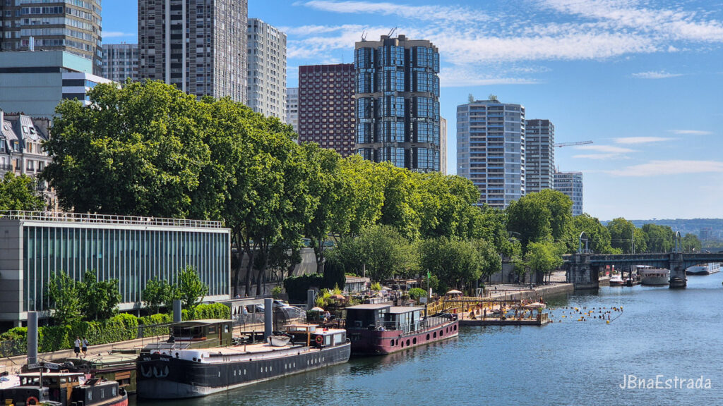 França - Paris - Rio Sena