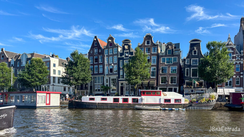 Holanda - Amsterdam - Navegação pelos canais - Dancing Houses