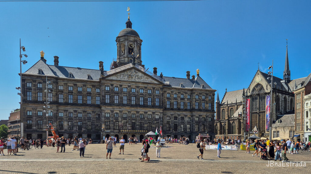 Holanda - Amsterdam - Praça Dam - Palácio Real e Nieuwe Kerk