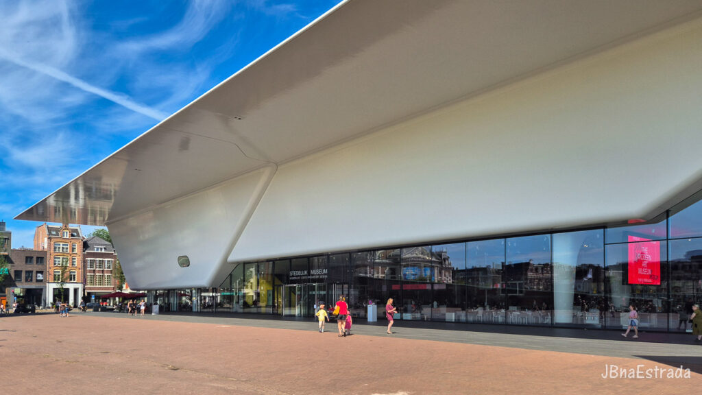 Holanda - Amsterdam - Praça dos Museus - Stedelijk Museum
