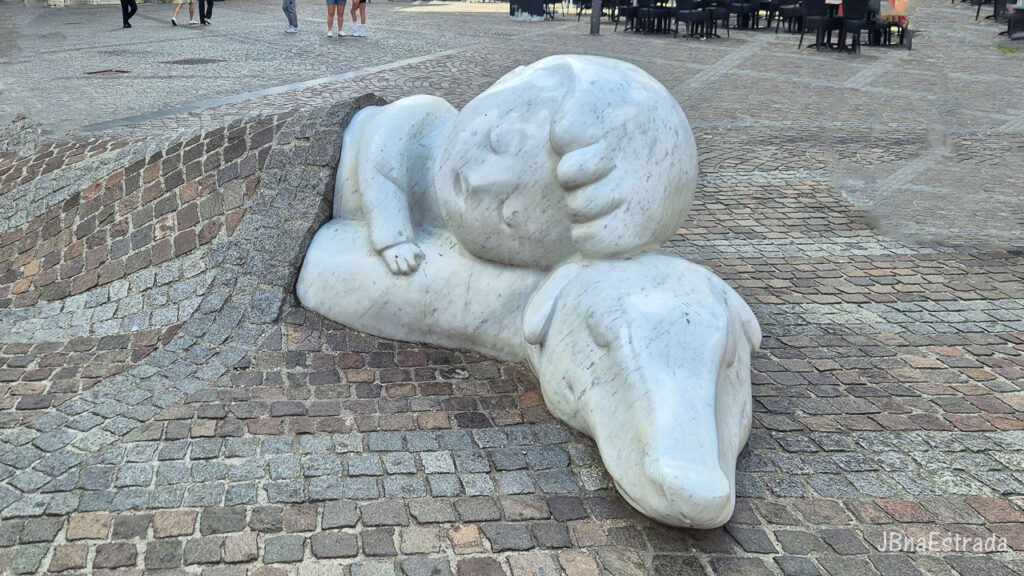 Bélgica - Antuérpia - Handschoenmarkt - Escultura Nello & Patrasche