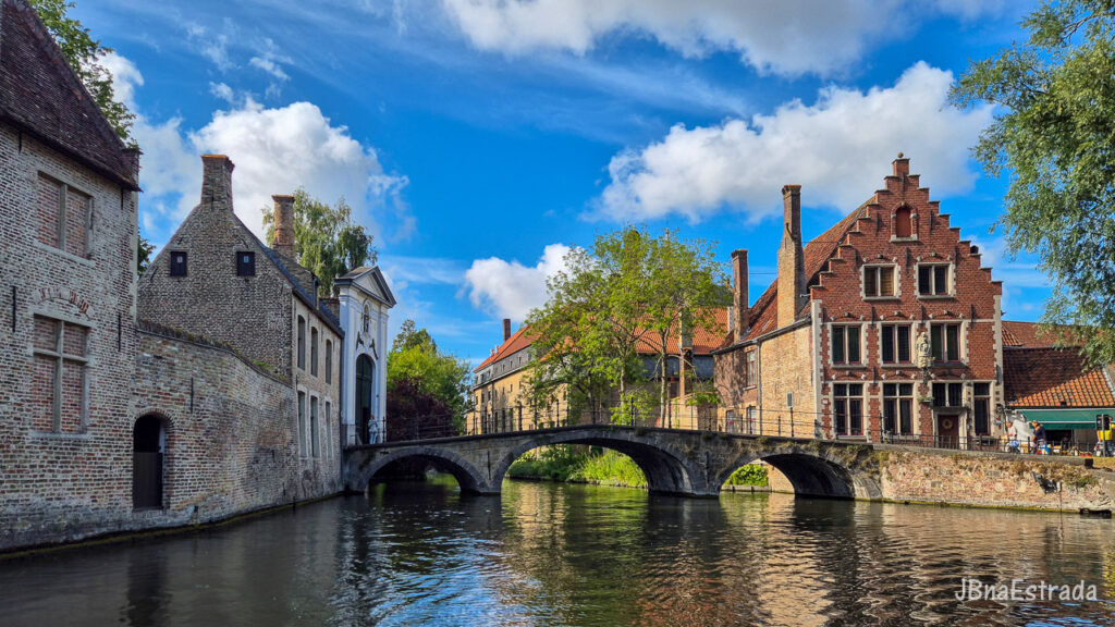 Bélgica - Bruges - Passeio de Barco pelos Canais